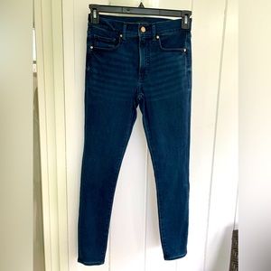EXPRESS Skinny Midrise Jeans Size 4 Regular. Dark Blue Wash